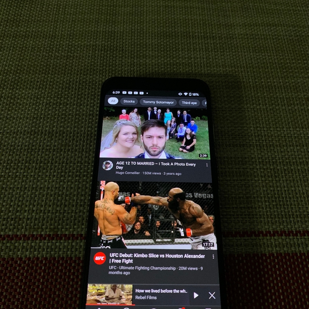 Google Pixel 4 - Picture 3 of 4